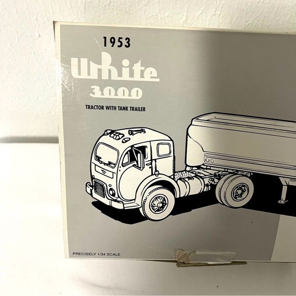 First Gear 1/34 1953 Esso Aviation White 3000 Truck Tanker Trailer 19-1934 NIB - Picture 3 of 8